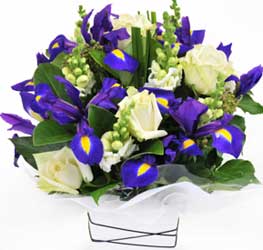 ABC Flowers St. Vincent's Hospital Melbourne deliver A006 Pretty Flower Box Arrangement Melbourne Wide Free Delivery Melbourne Inner Suburbs